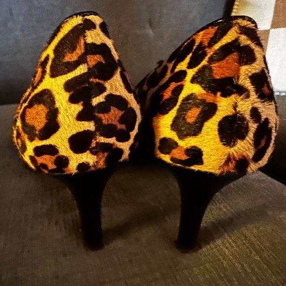 Nine West Leopard Print Kitten Heel sz 8 - Picture 4 of 8